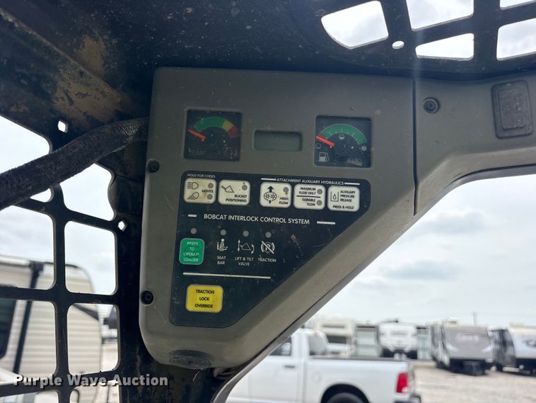 image for item YA3030 2006 Bobcat T300 tracked skid steer loader