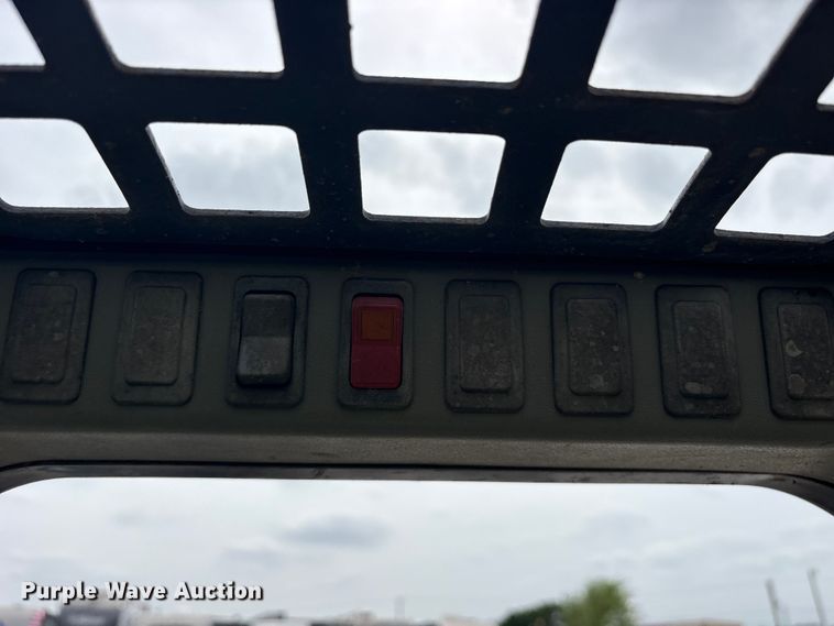 image for item YA3030 2006 Bobcat T300 tracked skid steer loader