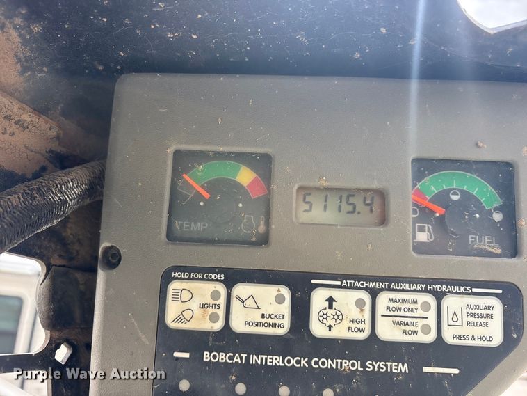 image for item YA3030 2006 Bobcat T300 tracked skid steer loader