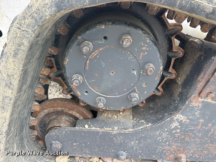 image for item YA3030 2006 Bobcat T300 tracked skid steer loader