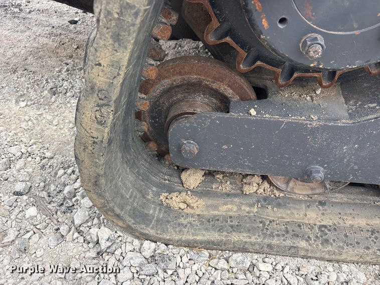 image for item YA3030 2006 Bobcat T300 tracked skid steer loader