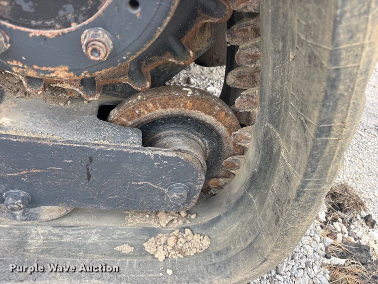 image for item YA3030 2006 Bobcat T300 tracked skid steer loader