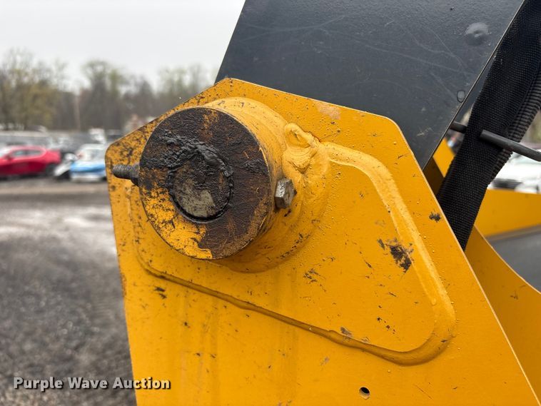 image for item YA3031 2022 John Deere 317G tracked skid steer loader