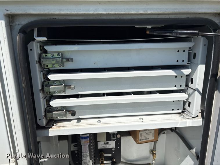 image for item YA3101 2013 Ford F450 Super Duty utility / service truck