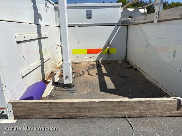 image for item YA3101 2013 Ford F450 Super Duty utility / service truck