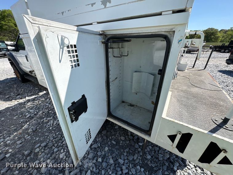 image for item YA3101 2013 Ford F450 Super Duty utility / service truck