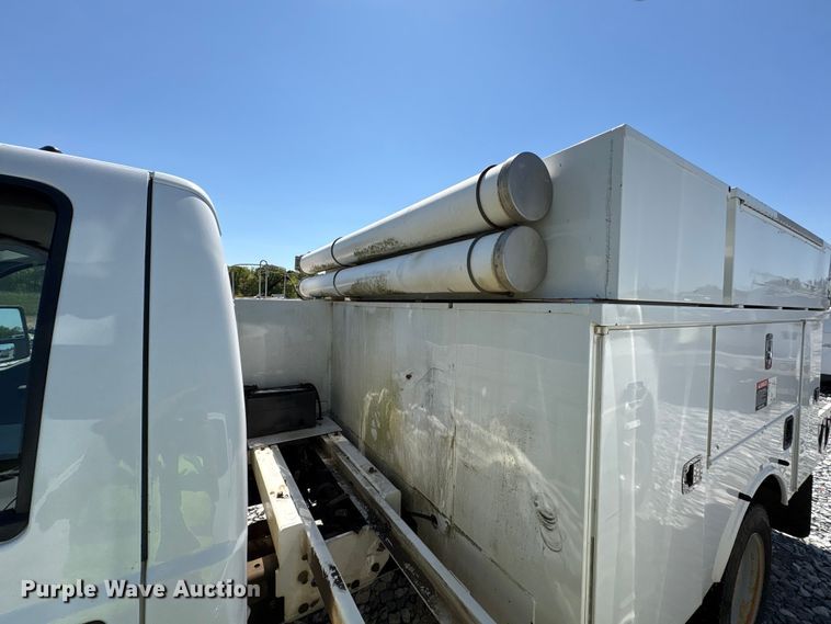 image for item YA3101 2013 Ford F450 Super Duty utility / service truck