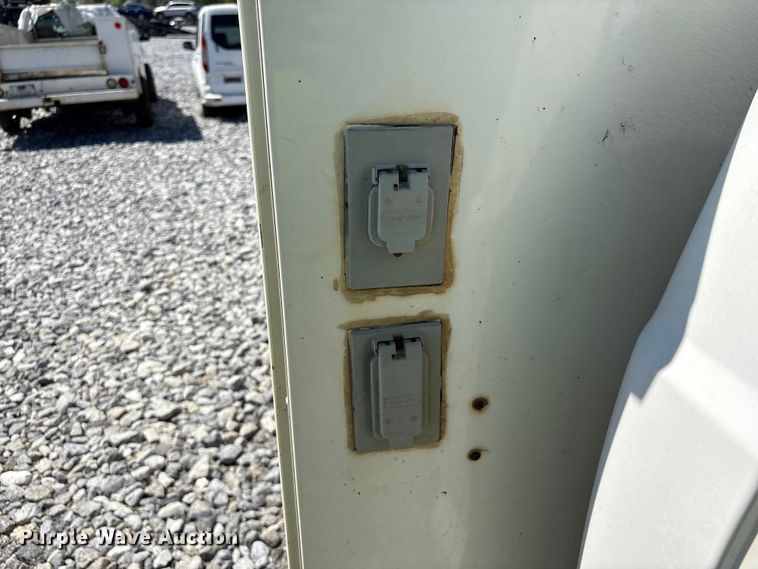 image for item YA3101 2013 Ford F450 Super Duty utility / service truck