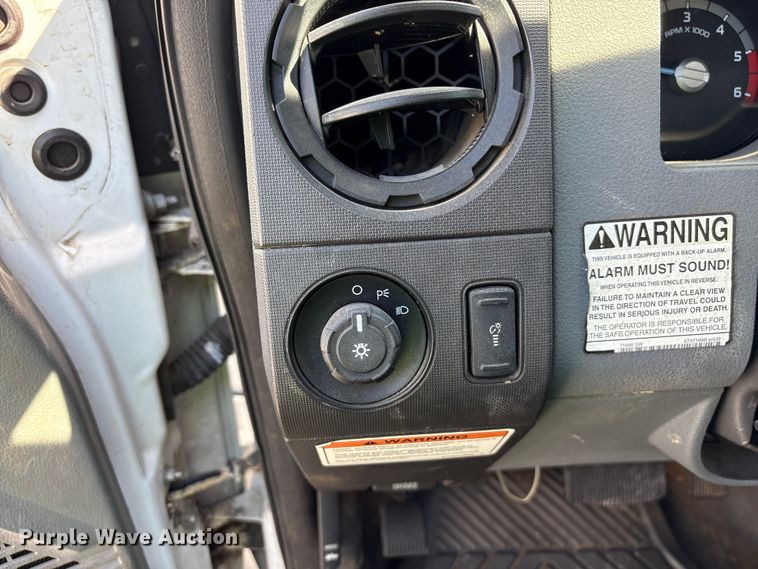 image for item YA3101 2013 Ford F450 Super Duty utility / service truck