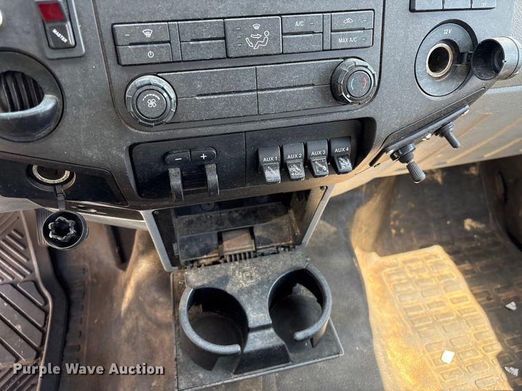 image for item YA3101 2013 Ford F450 Super Duty utility / service truck