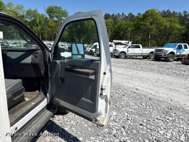 image for item YA3101 2013 Ford F450 Super Duty utility / service truck