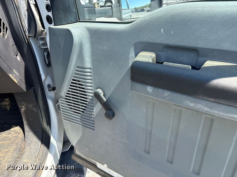 image for item YA3101 2013 Ford F450 Super Duty utility / service truck