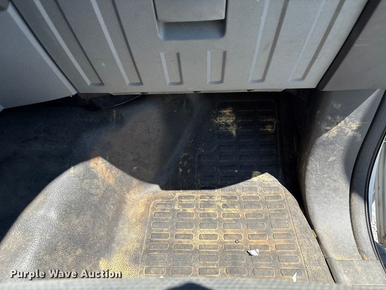 image for item YA3101 2013 Ford F450 Super Duty utility / service truck