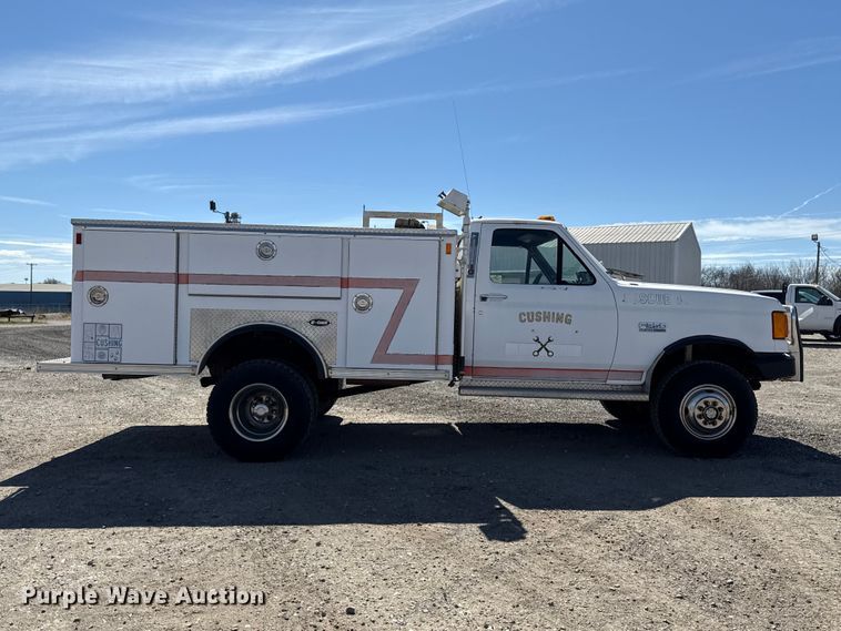 image for item DR1046 1991 Ford F350 utility bed pickup truck