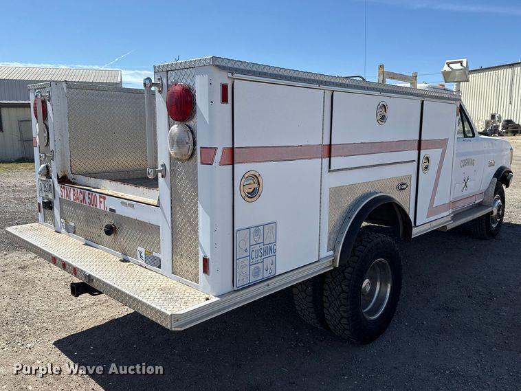 image for item DR1046 1991 Ford F350 utility bed pickup truck