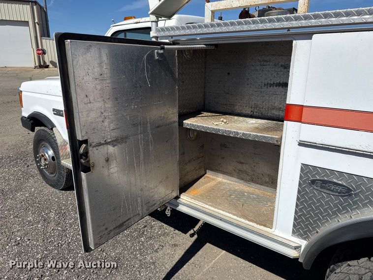 image for item DR1046 1991 Ford F350 utility bed pickup truck