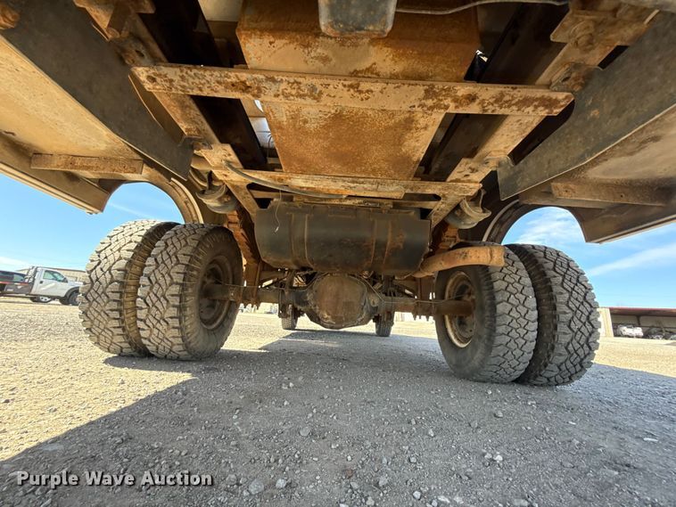 image for item DR1046 1991 Ford F350 utility bed pickup truck