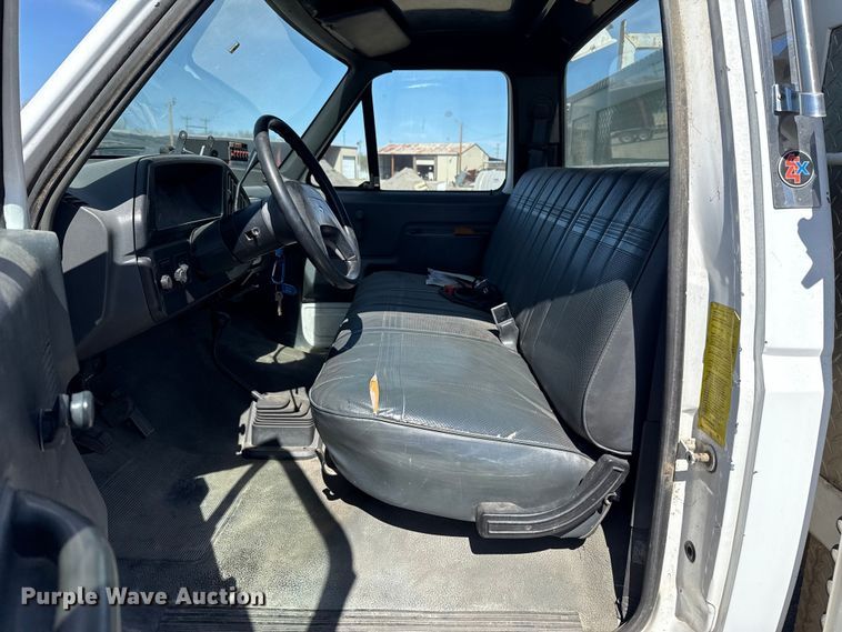 image for item DR1046 1991 Ford F350 utility bed pickup truck