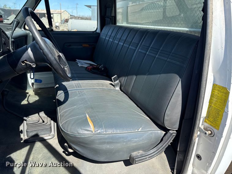 image for item DR1046 1991 Ford F350 utility bed pickup truck