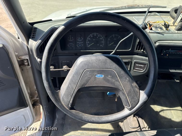 image for item DR1046 1991 Ford F350 utility bed pickup truck