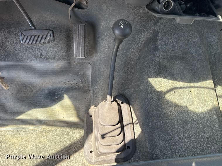 image for item DR1046 1991 Ford F350 utility bed pickup truck