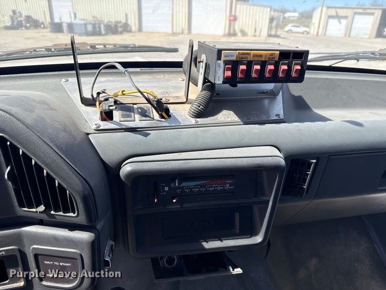 image for item DR1046 1991 Ford F350 utility bed pickup truck