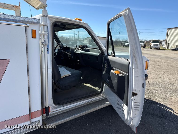image for item DR1046 1991 Ford F350 utility bed pickup truck