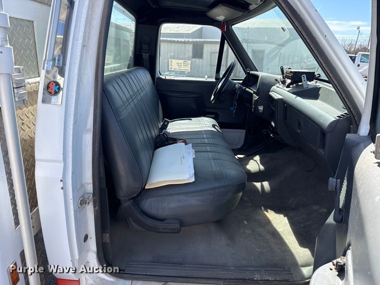 image for item DR1046 1991 Ford F350 utility bed pickup truck