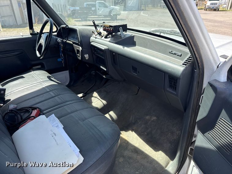 image for item DR1046 1991 Ford F350 utility bed pickup truck