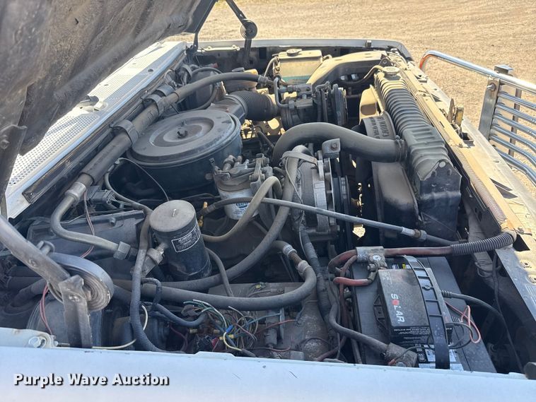 image for item DR1046 1991 Ford F350 utility bed pickup truck