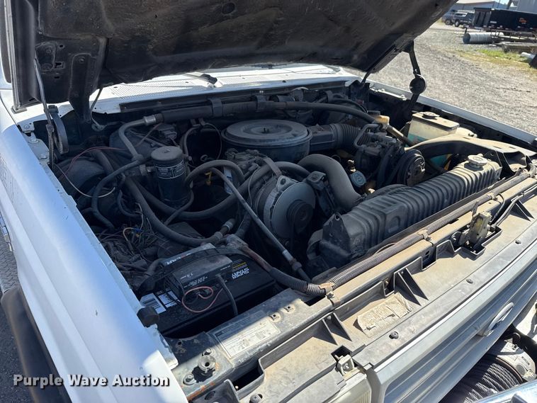 image for item DR1046 1991 Ford F350 utility bed pickup truck