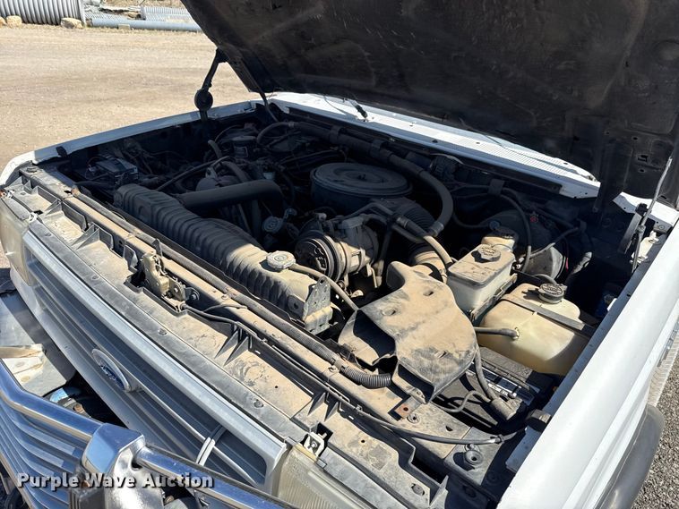 image for item DR1046 1991 Ford F350 utility bed pickup truck