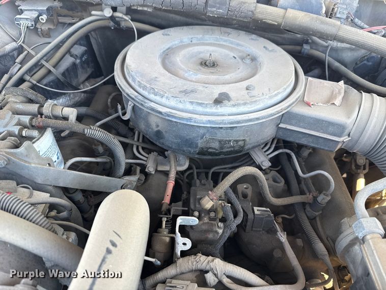 image for item DR1046 1991 Ford F350 utility bed pickup truck