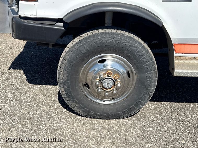 image for item DR1046 1991 Ford F350 utility bed pickup truck