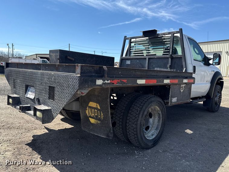 image for item DR1047 2006 Ford F550 Super Duty XL flatbed truck
