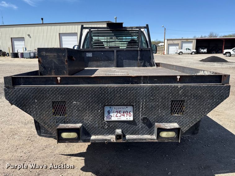 image for item DR1047 2006 Ford F550 Super Duty XL flatbed truck