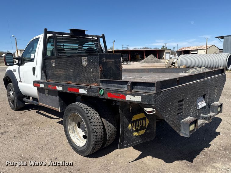 image for item DR1047 2006 Ford F550 Super Duty XL flatbed truck