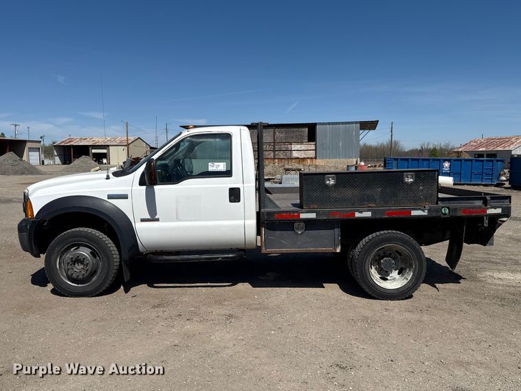 image for item DR1047 2006 Ford F550 Super Duty XL flatbed truck