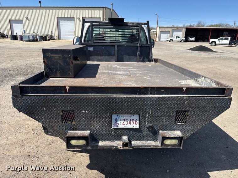 image for item DR1047 2006 Ford F550 Super Duty XL flatbed truck