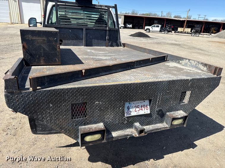 image for item DR1047 2006 Ford F550 Super Duty XL flatbed truck