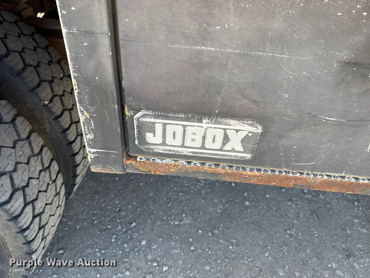 image for item DR1047 2006 Ford F550 Super Duty XL flatbed truck