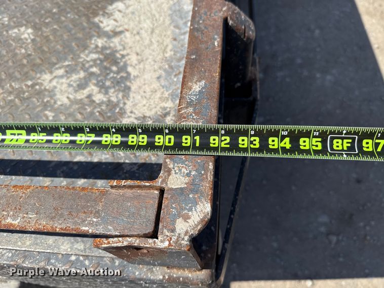 image for item DR1047 2006 Ford F550 Super Duty XL flatbed truck