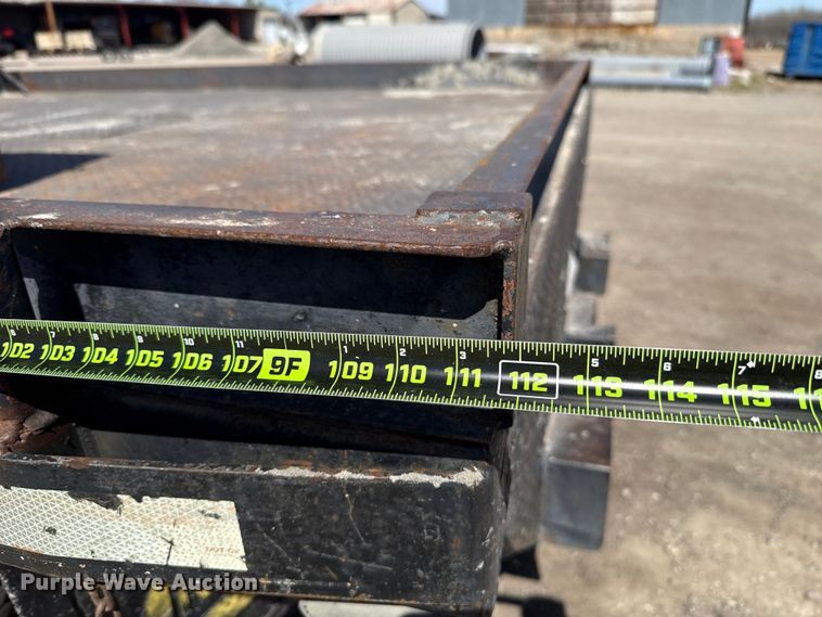 image for item DR1047 2006 Ford F550 Super Duty XL flatbed truck