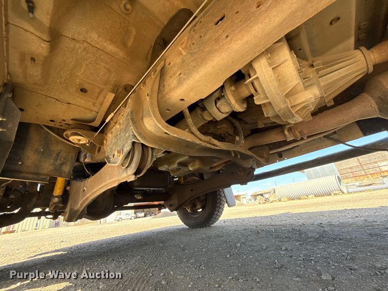 image for item DR1047 2006 Ford F550 Super Duty XL flatbed truck