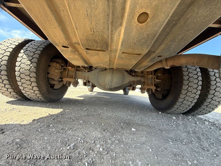 image for item DR1047 2006 Ford F550 Super Duty XL flatbed truck