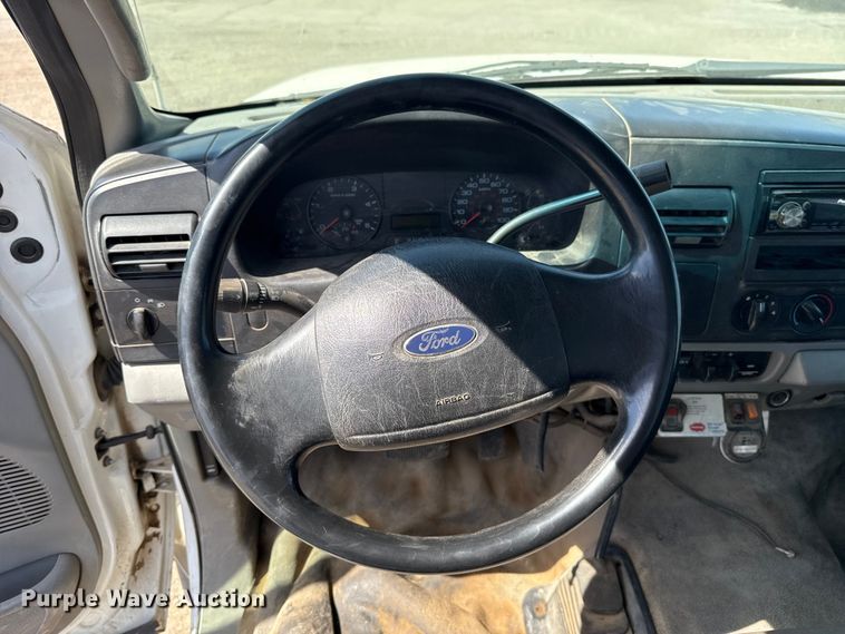 image for item DR1047 2006 Ford F550 Super Duty XL flatbed truck