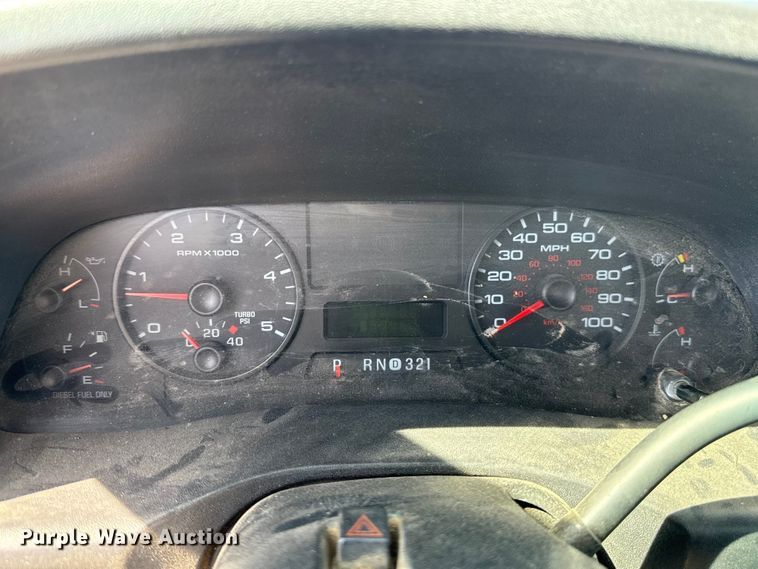 image for item DR1047 2006 Ford F550 Super Duty XL flatbed truck