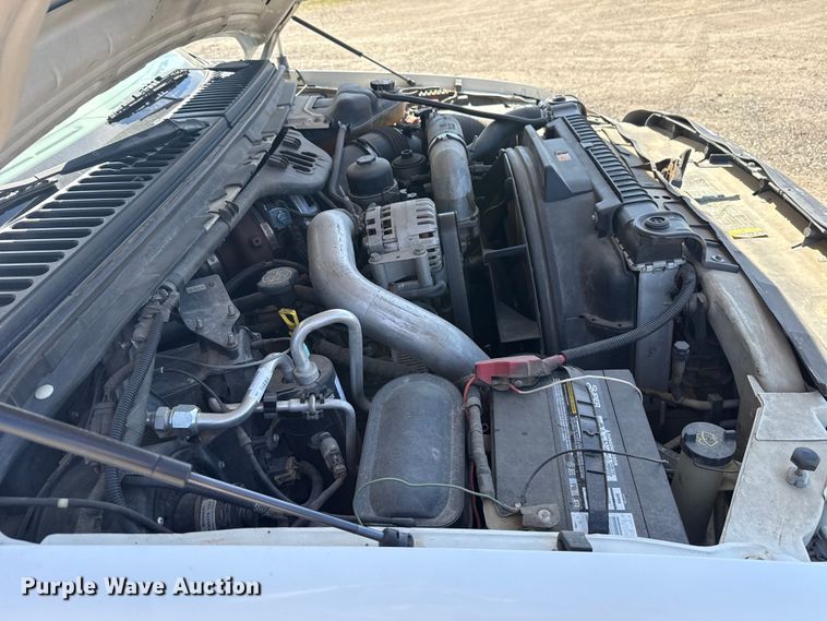 image for item DR1047 2006 Ford F550 Super Duty XL flatbed truck