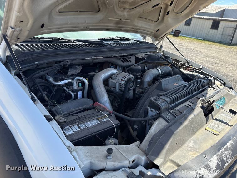 image for item DR1047 2006 Ford F550 Super Duty XL flatbed truck