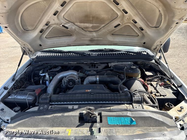 image for item DR1047 2006 Ford F550 Super Duty XL flatbed truck